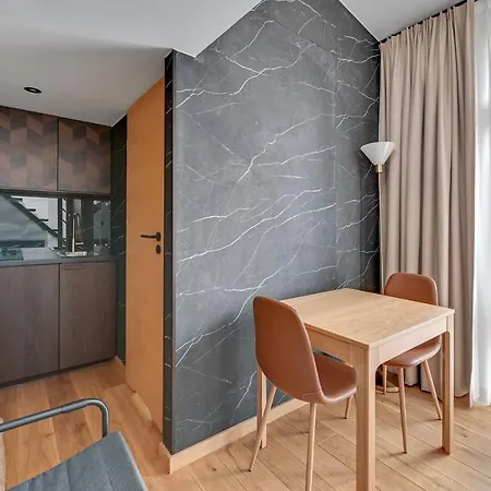 Side - Boutique House 公寓 *